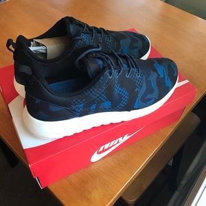 Nike Roshe One Men’s Shoes - Size 10